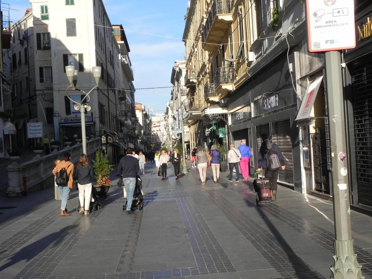 Centralissimo Trilocale Su Due Piani - Flavio House Sanremo Exterior foto